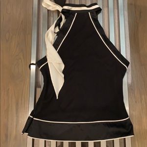 Beautiful sleeveless top X- SMALL